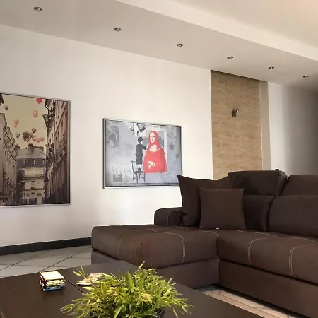 Sky And Luxury Apartment *